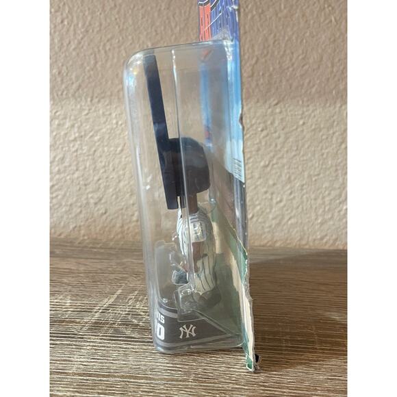 Luis Severino FlatHLETES - Picture 4 of 5